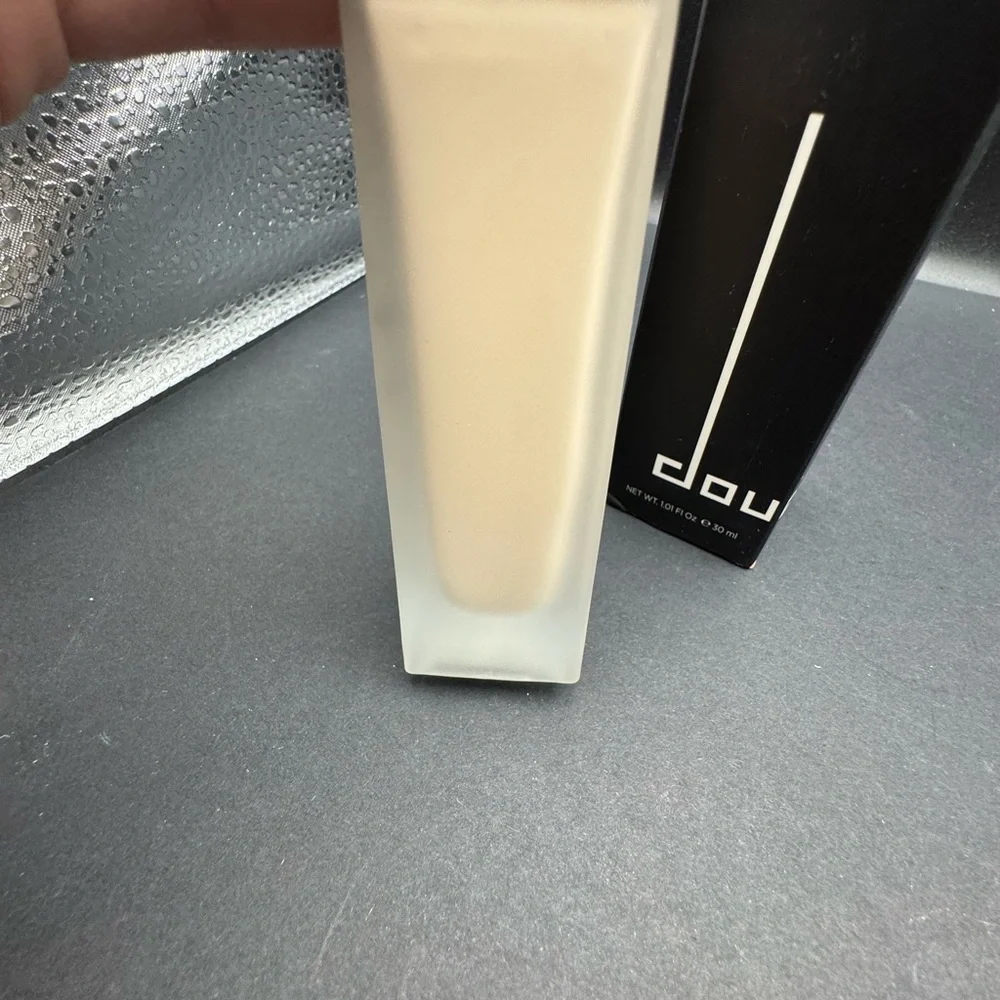 NIB Doucce Cream Foundation- Shade NL1